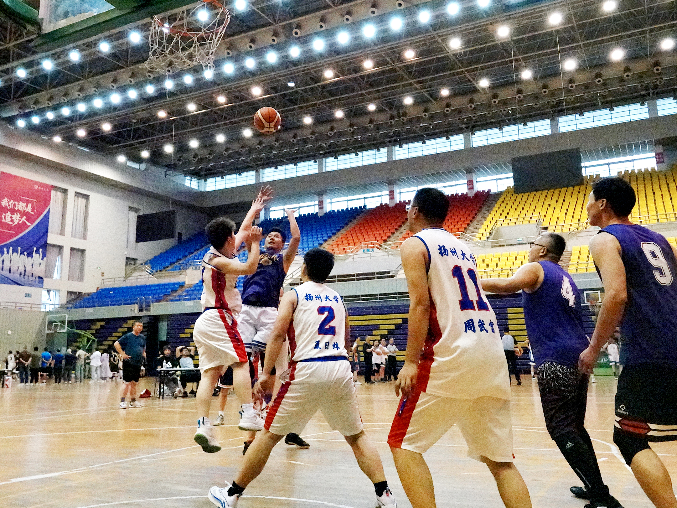 世界各地篮球联赛相互学习，促进篮球发展