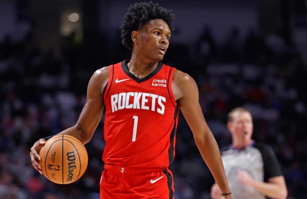 摩尔班球员在比赛中的亮眼表现