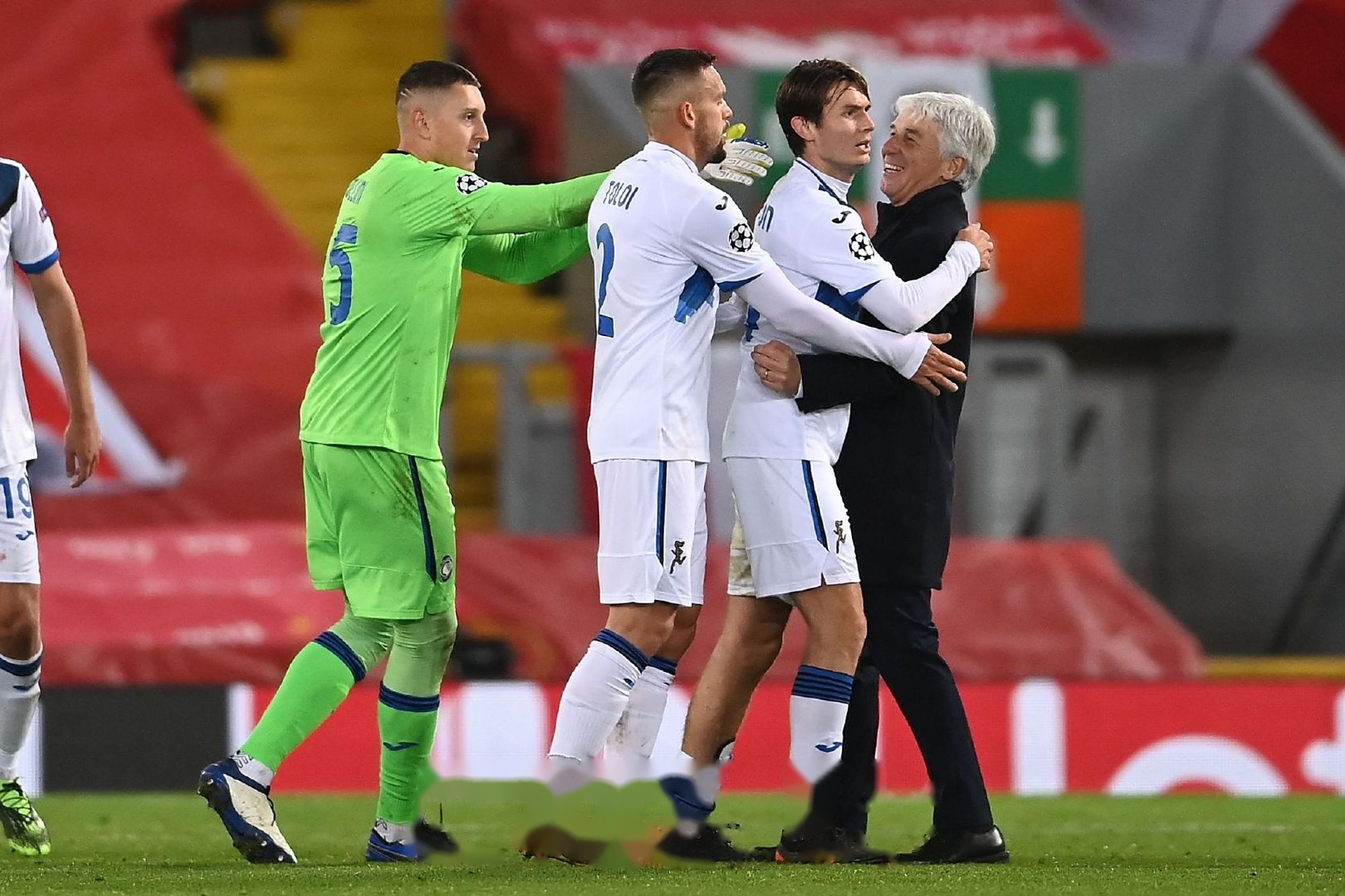 强者争锋：两支顶级球队将在球场上进行角逐