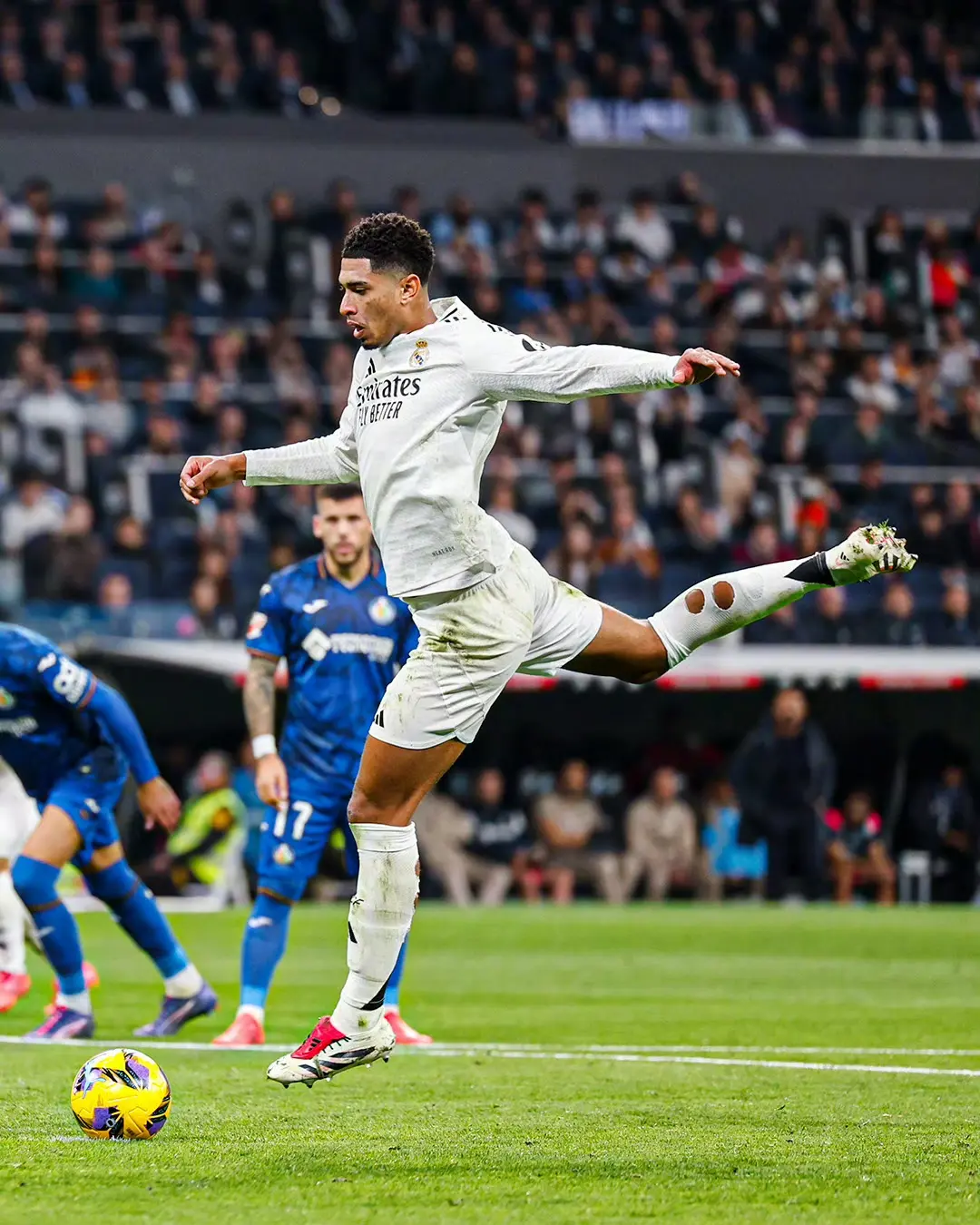 雷火电竞亚洲先驱-包含赫塔菲中场组织精彩，取得胜利关键的词条