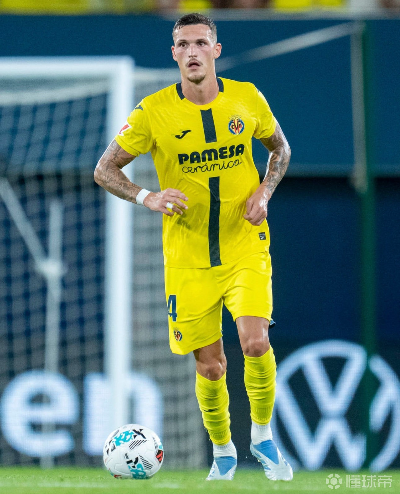 雷火电竞网址-比利亚雷亚尔主场不敌巴萨，遭遇失利的简单介绍