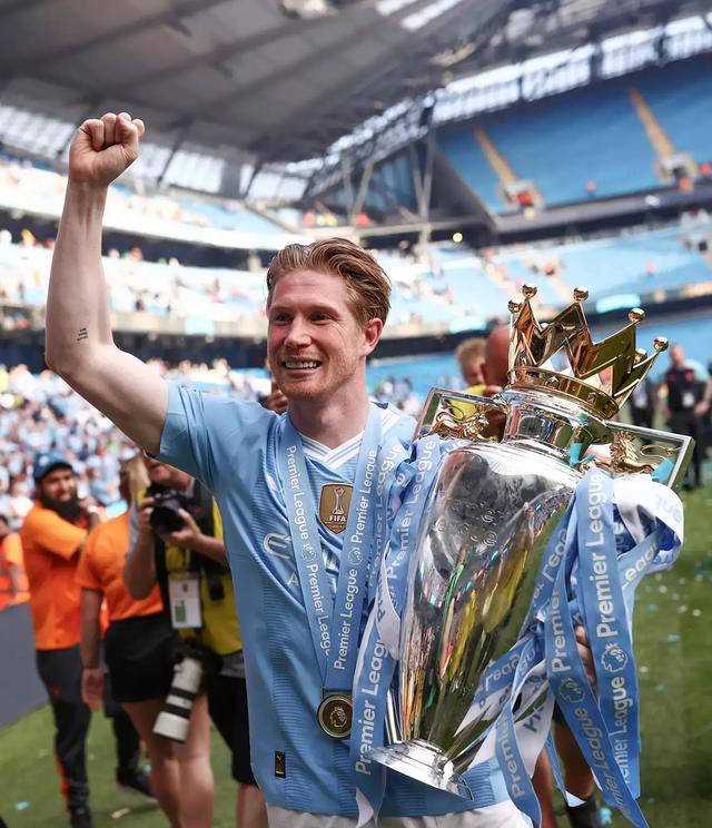 曼城队员表现优异，赢得球迷赞誉