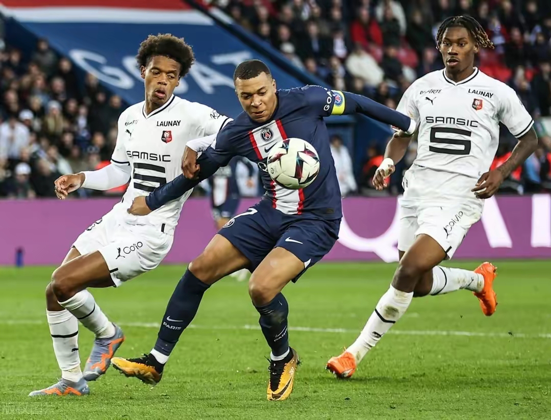 奥斯与雷恩主场战平，双方势均力敌期待下一轮的对决