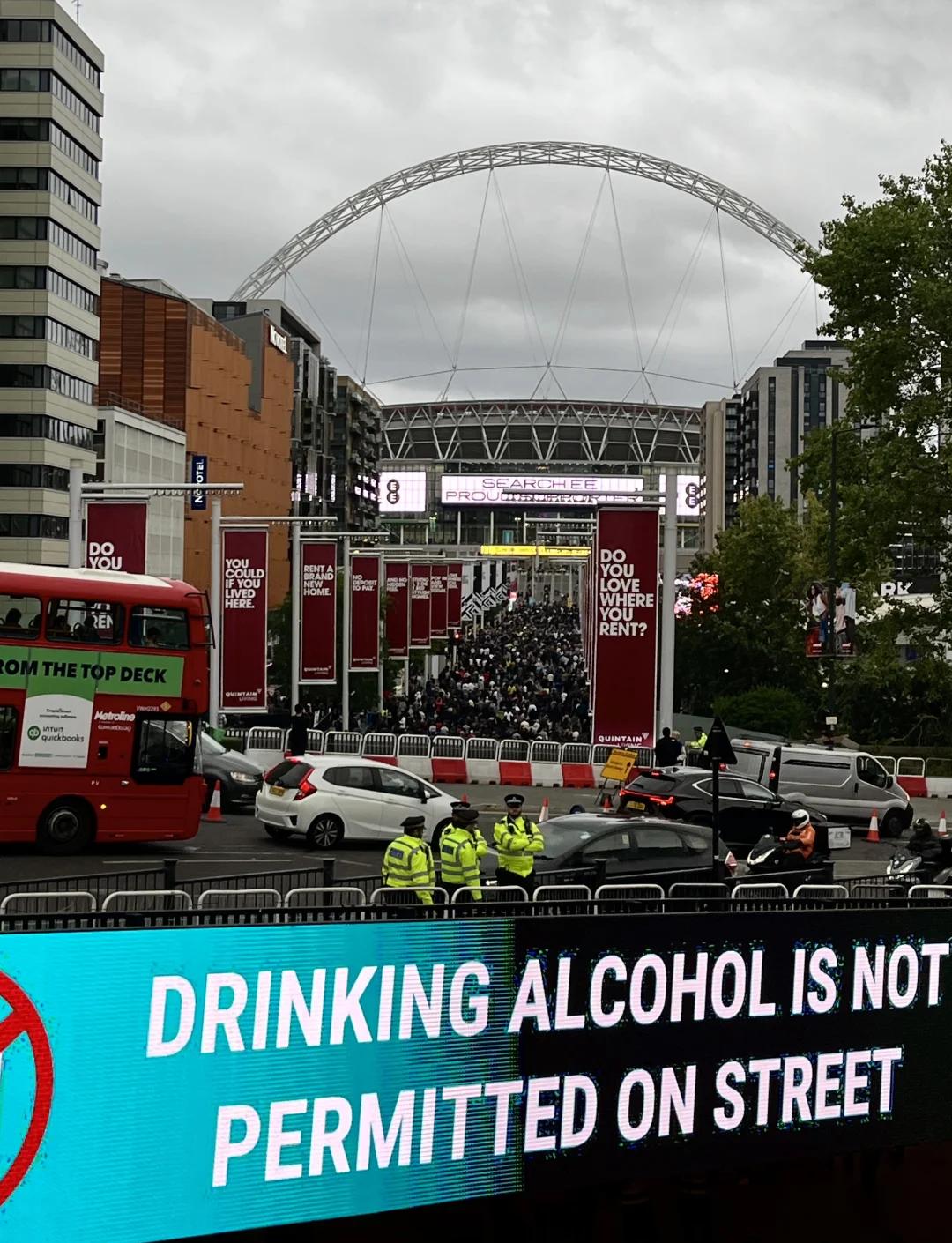 英格兰备战出师不利遭遇温布利丢球