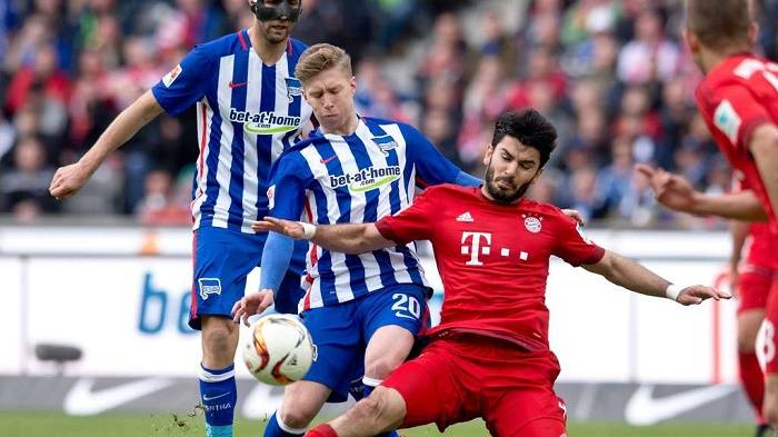 包含柏林赫塔主场征服慕尼黑，展现实力的词条