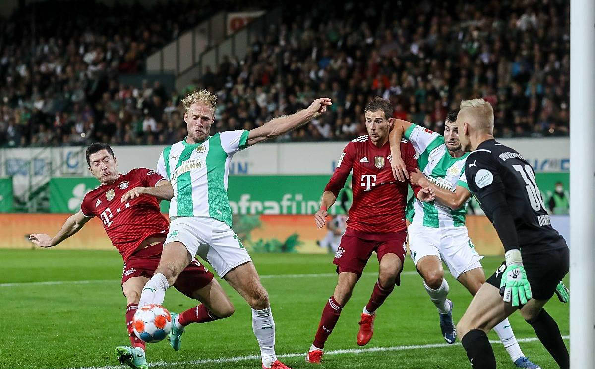 包含里尔遭遇失利，球队陷入低谷的词条