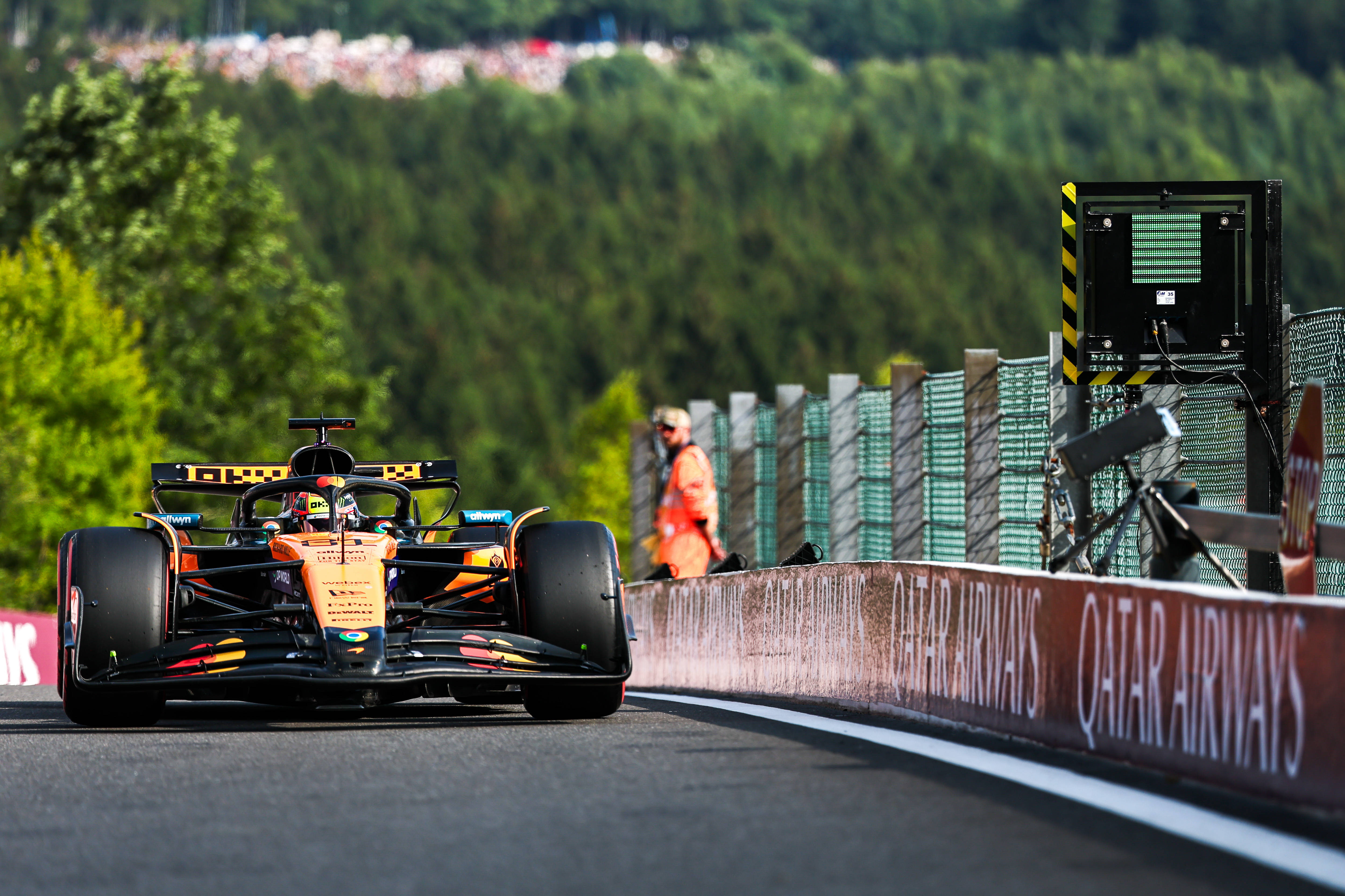 雷火电竞-索伯车队碾压威廉姆斯，汉密尔顿统治全场