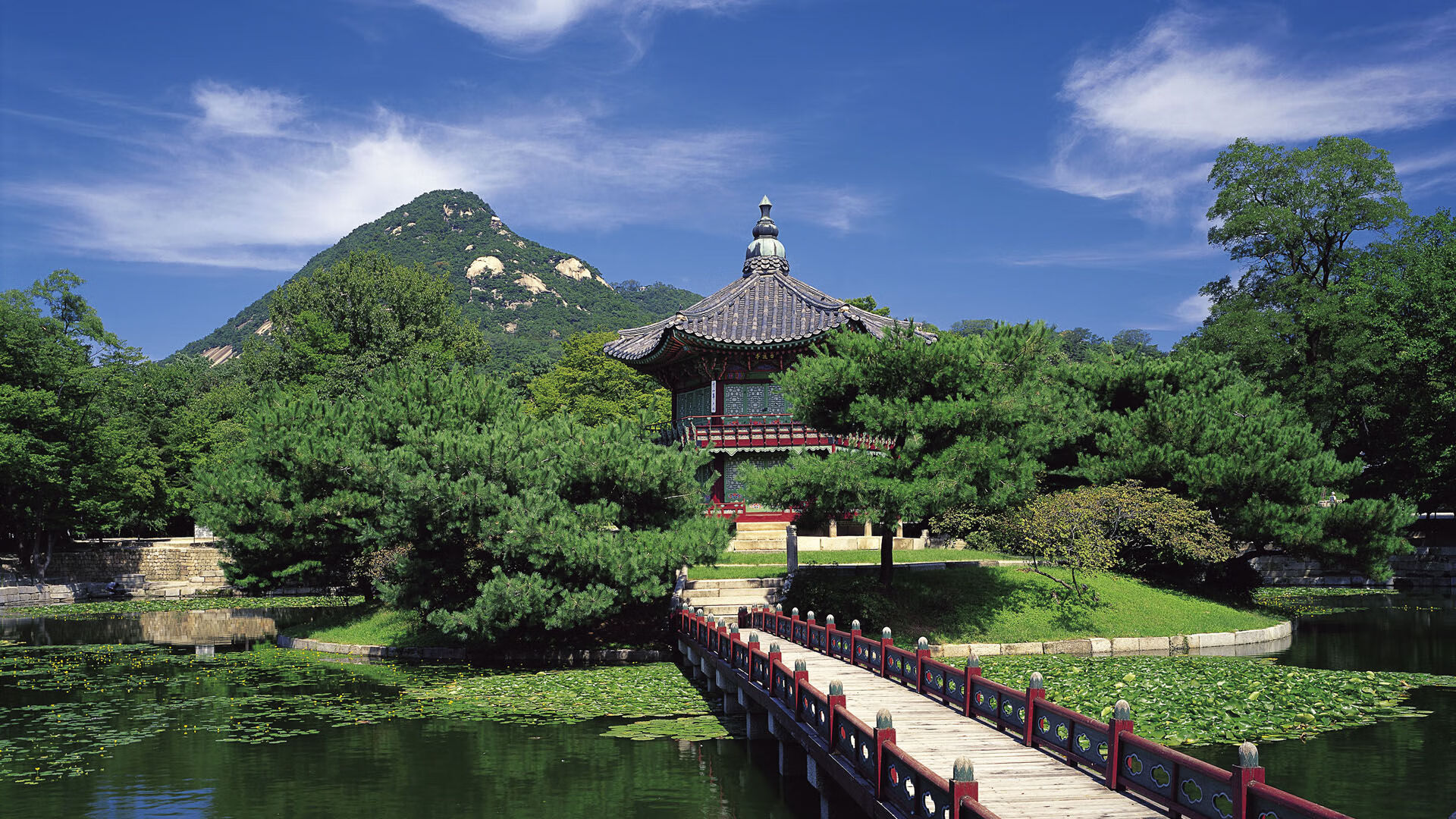 雷火电竞网站-厄瓜多尔1-2哥伦比亚背后，中文互联网的萨拉赫为何让对手无解？